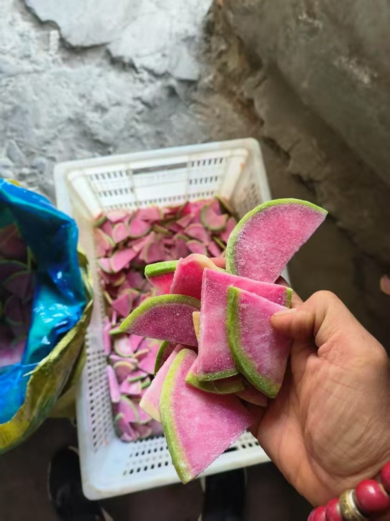 心里美萝卜冻品，颜色好，口感一级，VF油炸