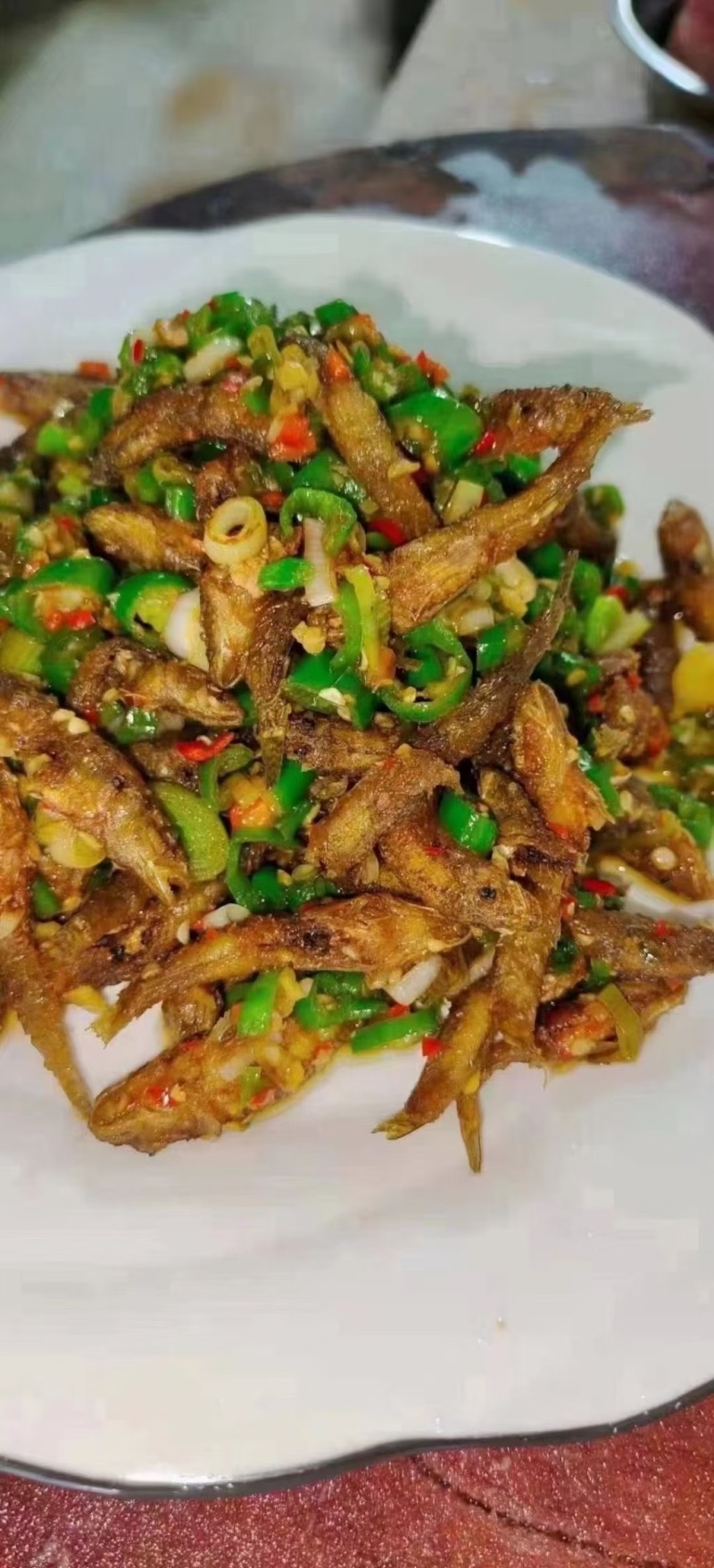 肉鱼，刺少肉多，适合油炸，香煎，干锅，椒盐做法，可配黄豆