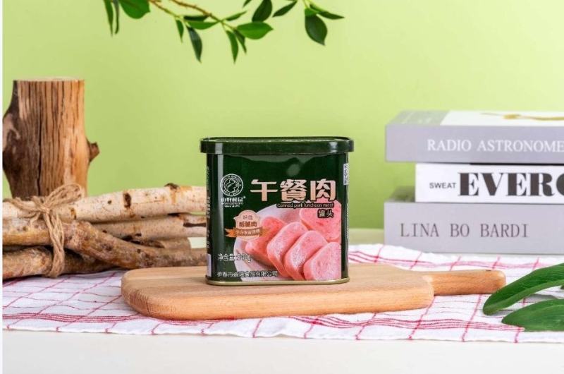 松仁火腿午餐肉，剂防腐剂和激素，保质期三年。