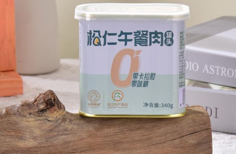 松仁火腿午餐肉，剂防腐剂和激素，保质期三年。