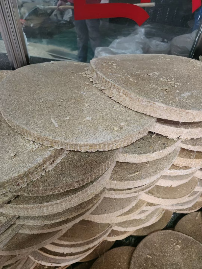 黄豆饼，适合鸡鸭鹅猪牛羊养殖**饲料，质量有保证，可以视屏看
