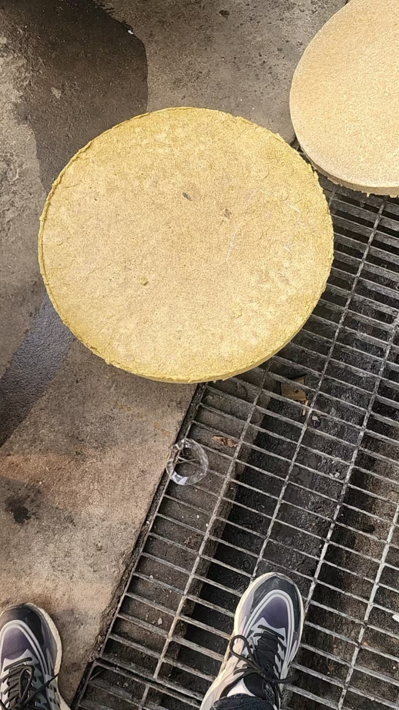 黄豆饼，适合鸡鸭鹅猪牛羊养殖**饲料，质量有保证，可以视屏看