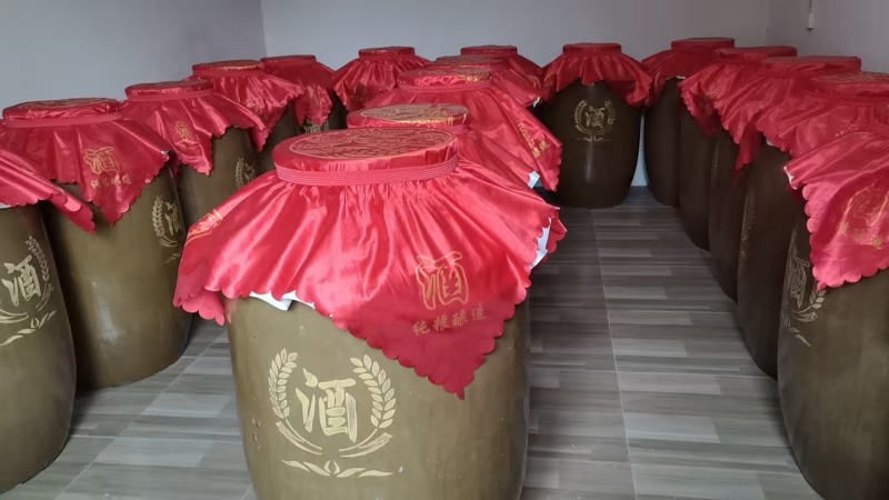 重庆小酿引酒业纯粮（高粱）固态法传统工艺53度清香型白酒