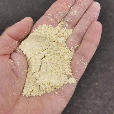 高品质玉米面，蛋白含量高，可代替部分高价位饲料适口性好！