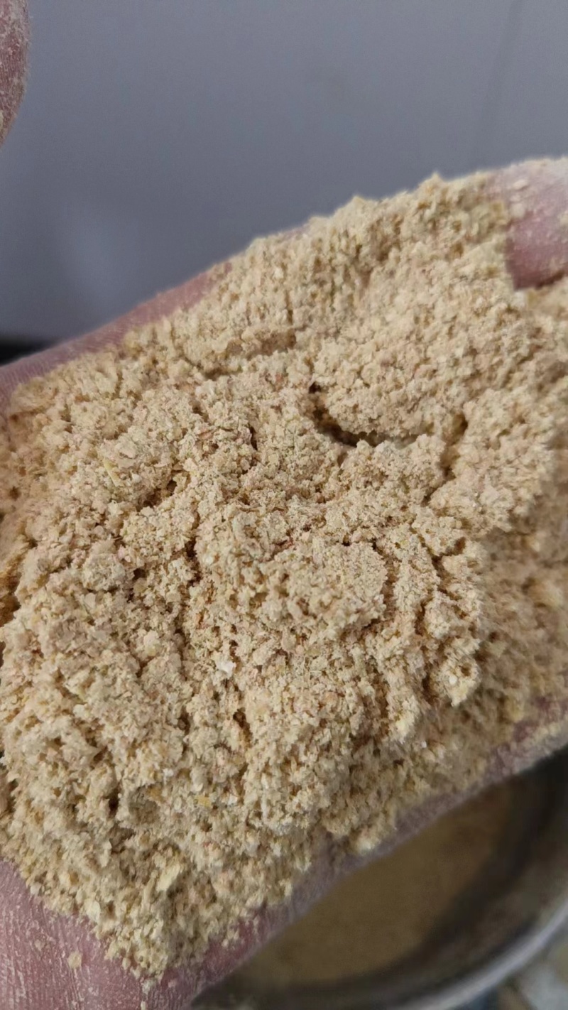 高品质玉米面，蛋白含量高，可代替部分高价位饲料适口性好！