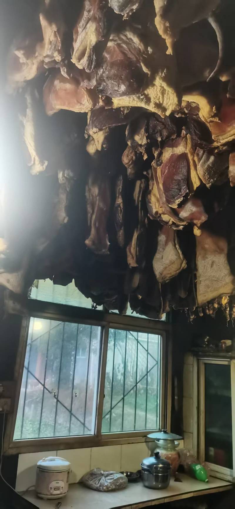 四川腊肉腊五花肉腊猪脚农户养殖常年供应一手货源