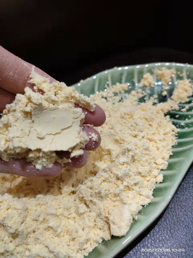高品质玉米面，蛋白含量高，可代替部分高价位饲料适口性好！