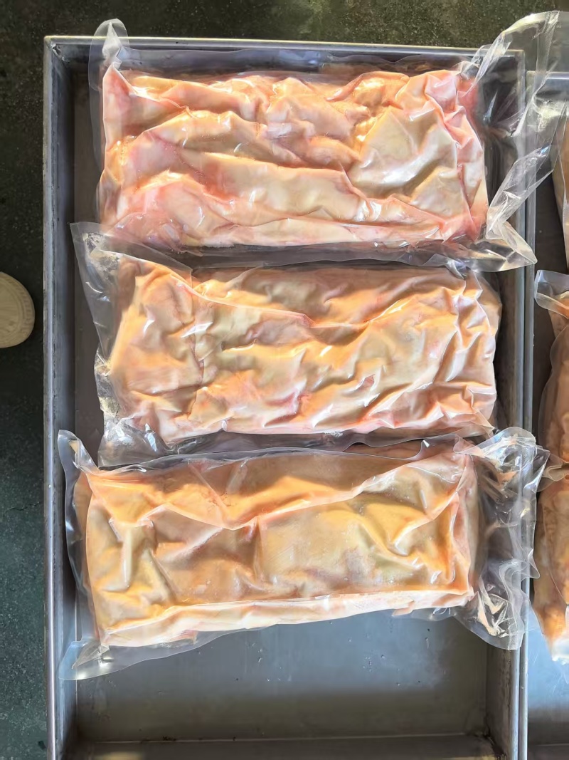精修纯干大片牛腩筋。适用于烧烤，炖锅，烤肉等