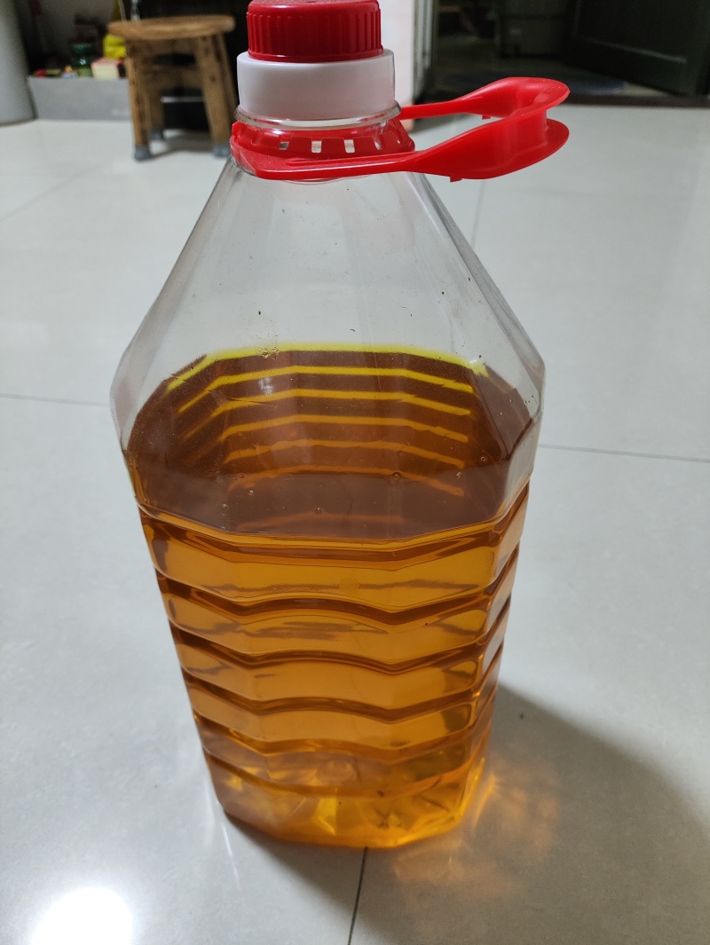 出售家里老人在乡下自种自产自销的茶籽油
