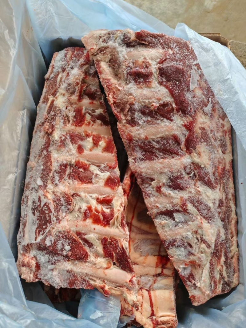 牛脊骨带肉牛骨可加工锯断可用于自助餐骨头馆