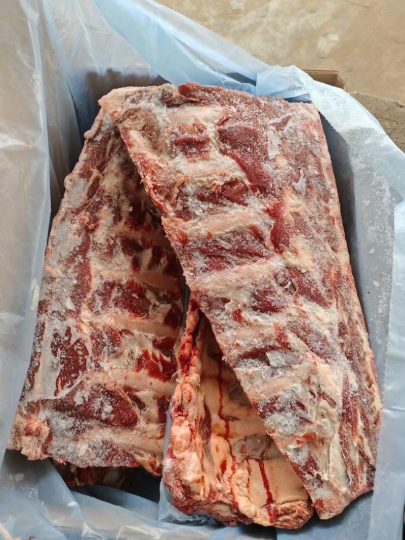 牛脊骨带肉牛骨可加工锯断可用于自助餐骨头馆