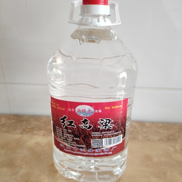 纯粮白酒60度、50度、42度，浓香型