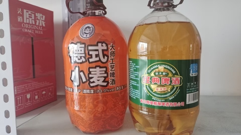 10度啤酒德式小麦工艺。10度纯麦芽发酵。麦香浓郁。
