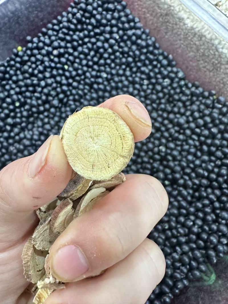 甘草原片1.2至1.5片货源充足量大价优保质保量欢迎联系
