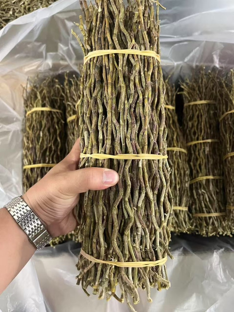 云南西双版铁皮石斛干条捆条一手货源品质保证，干条