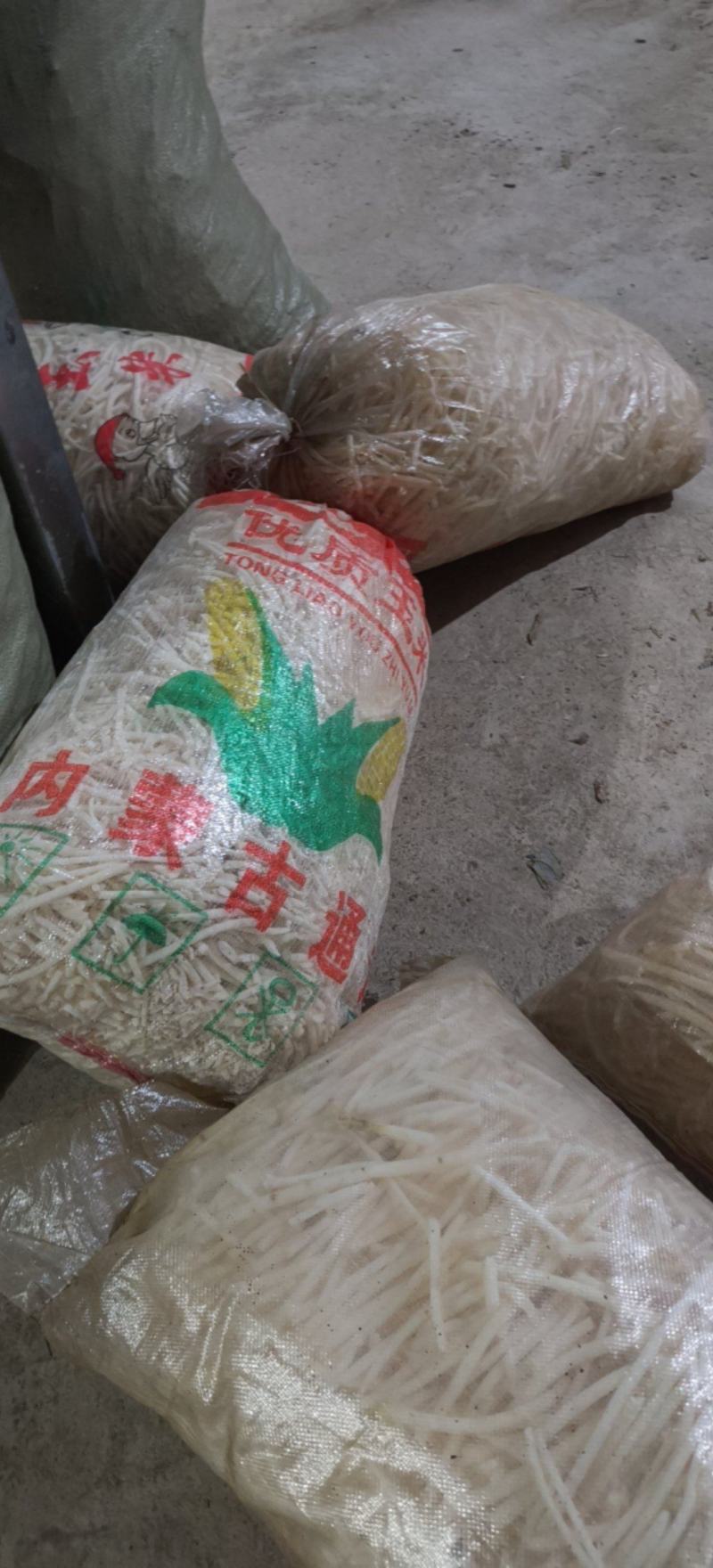 老板你好，我合作社有本地小通草，需要的老板联我