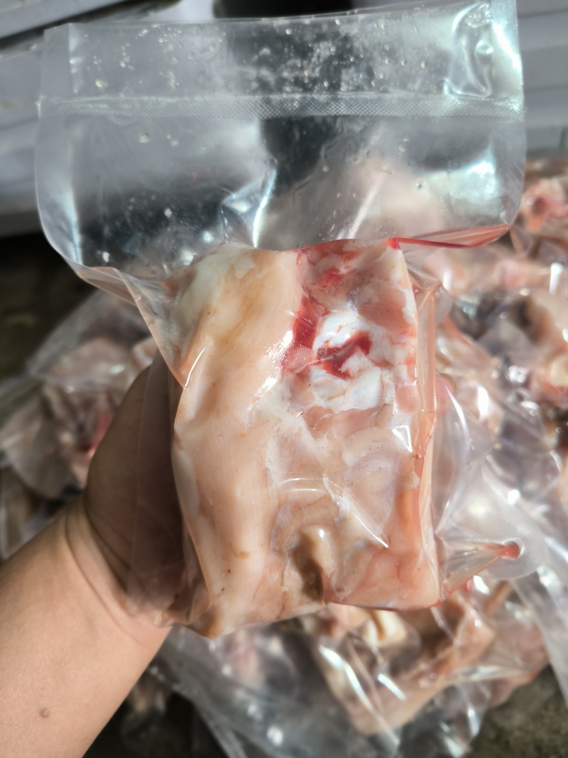 去皮鳄鱼肉