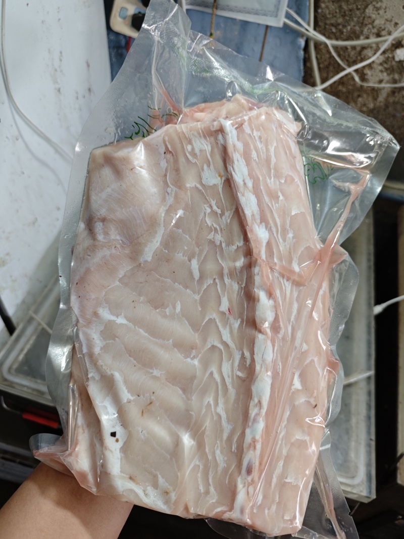去皮鳄鱼肉