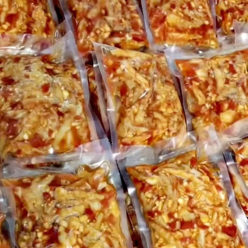 各种口味，脱骨鸡爪，一件起发，全国发货，支持售后！