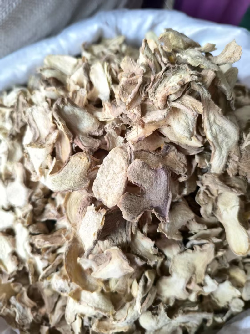 中药材黄姜，黄姜片质量保证量大从优，欢迎来电咨询