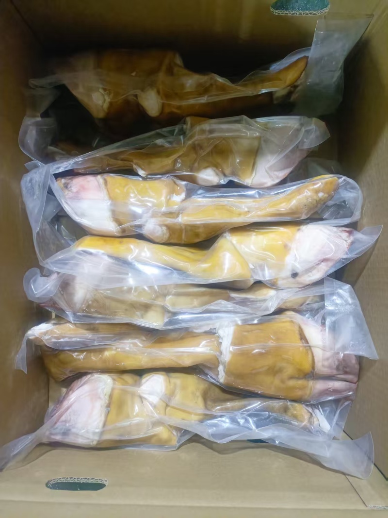 牛蹄筋，牛蹄主筋，纯手工去骨扒筋，纯干货。没有碎筋。