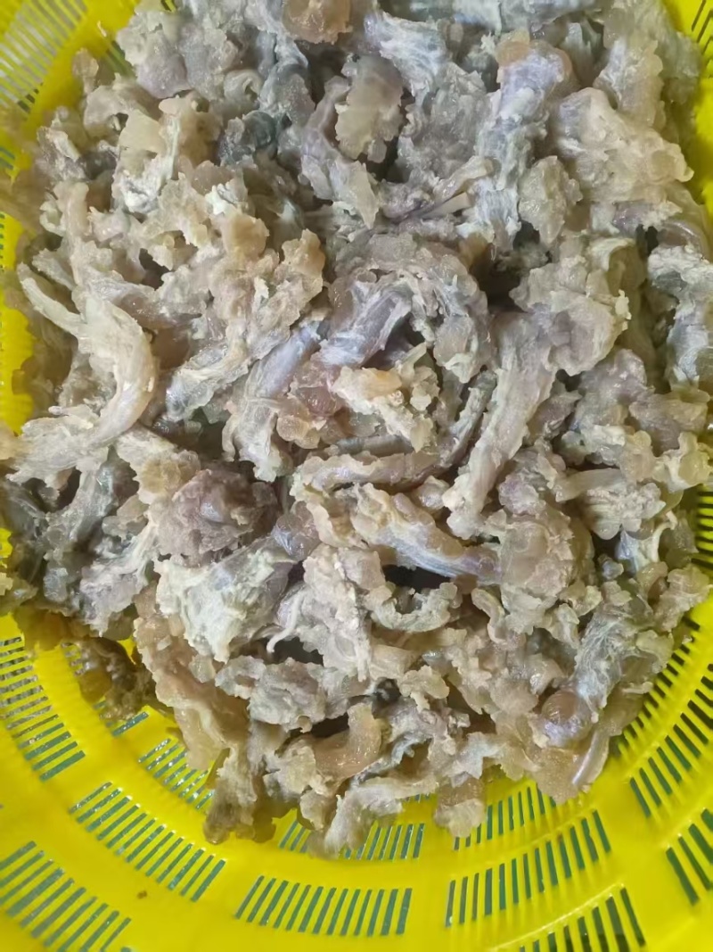 牛蹄筋，牛蹄主筋，纯手工去骨扒筋，纯干货。没有碎筋。