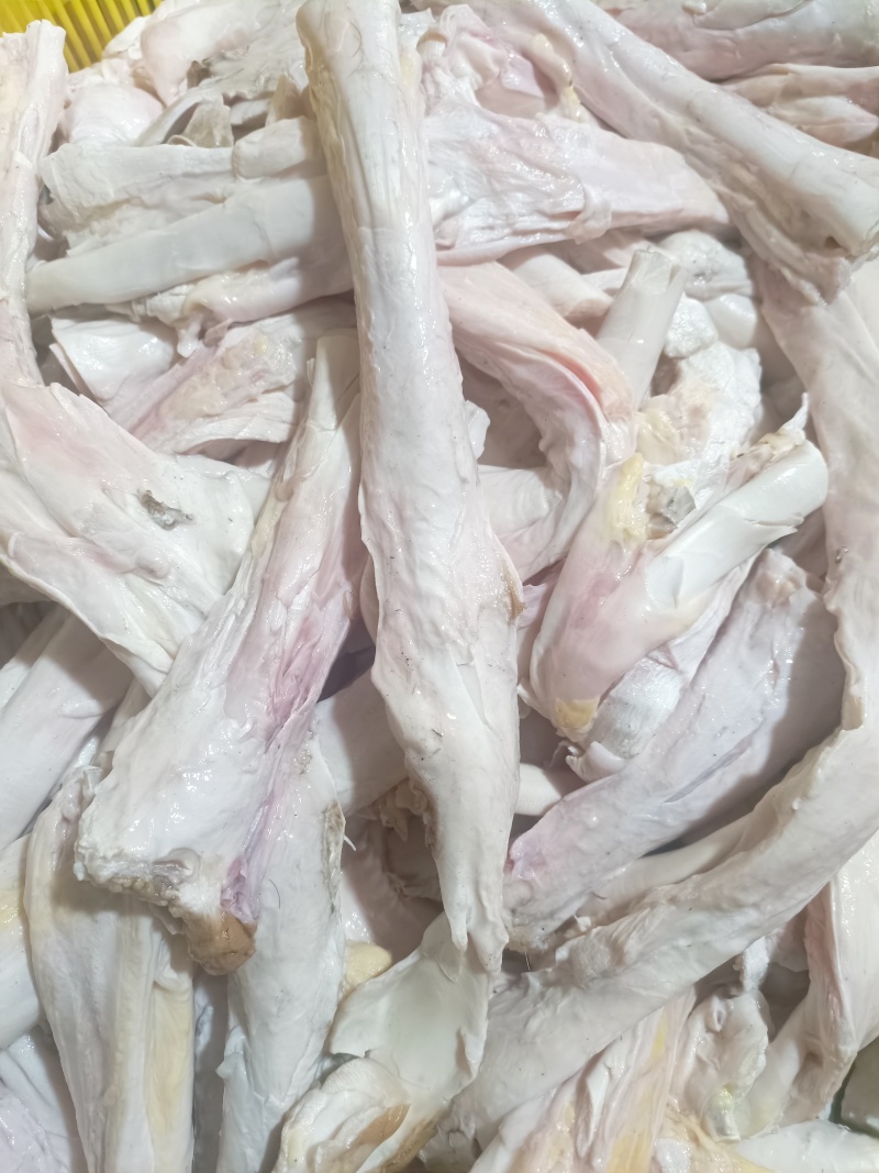 牛蹄筋，牛蹄主筋，纯手工去骨扒筋，纯干货。没有碎筋。