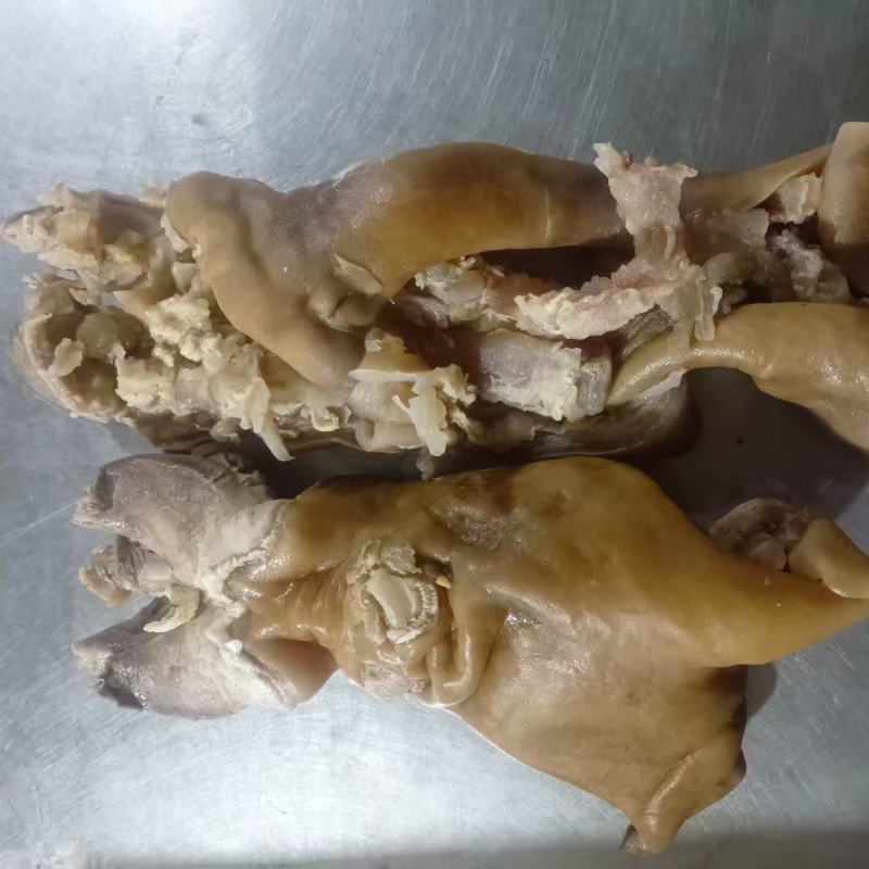 全熟牛蹄。去油干净，不带骨。口感好。纯干货，独立包装。
