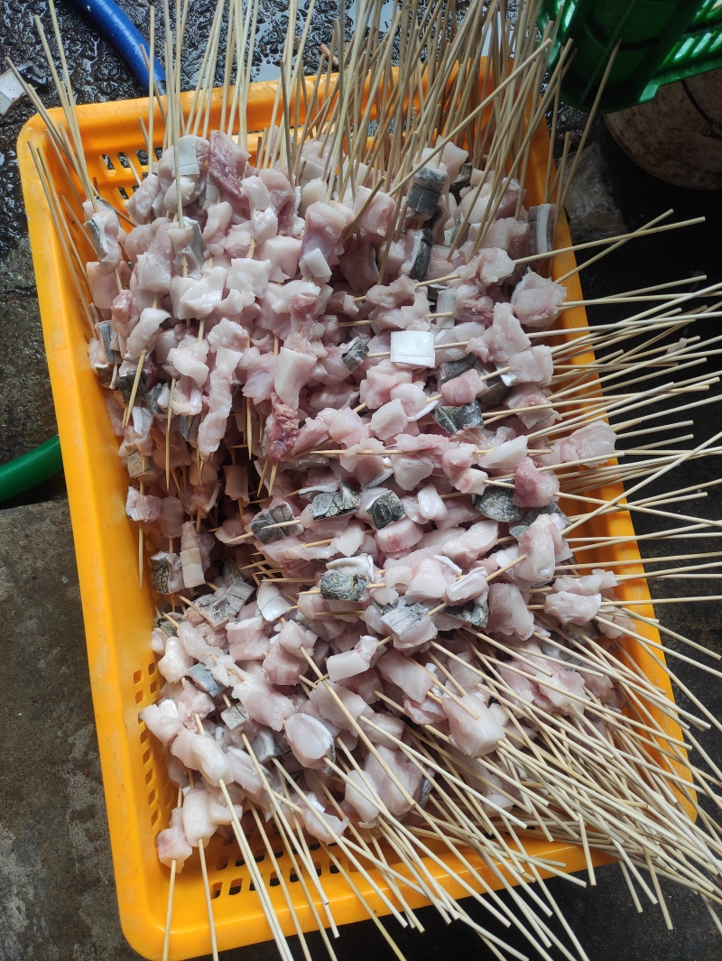 鳄鱼肉串