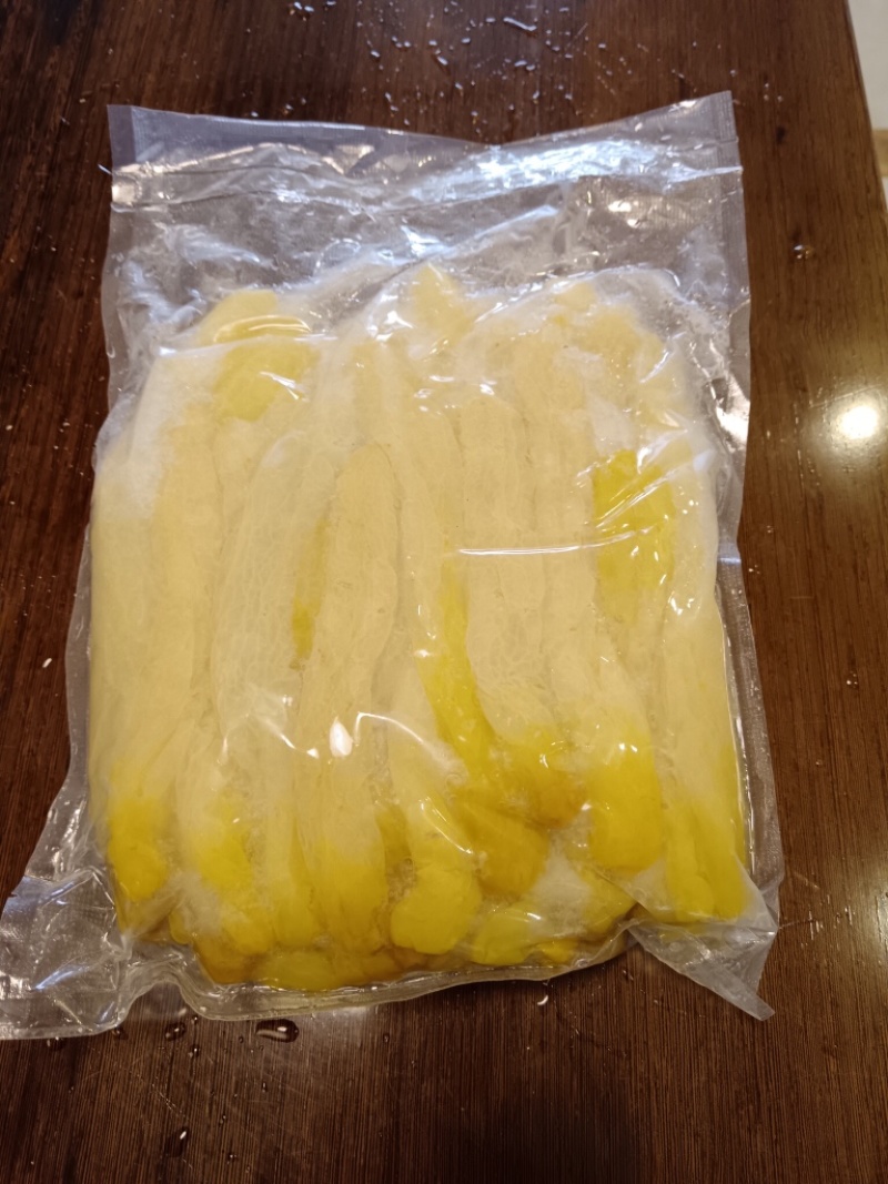 黄瓜皮，新鲜泡酱腌菜，口感酸爽，健康美味