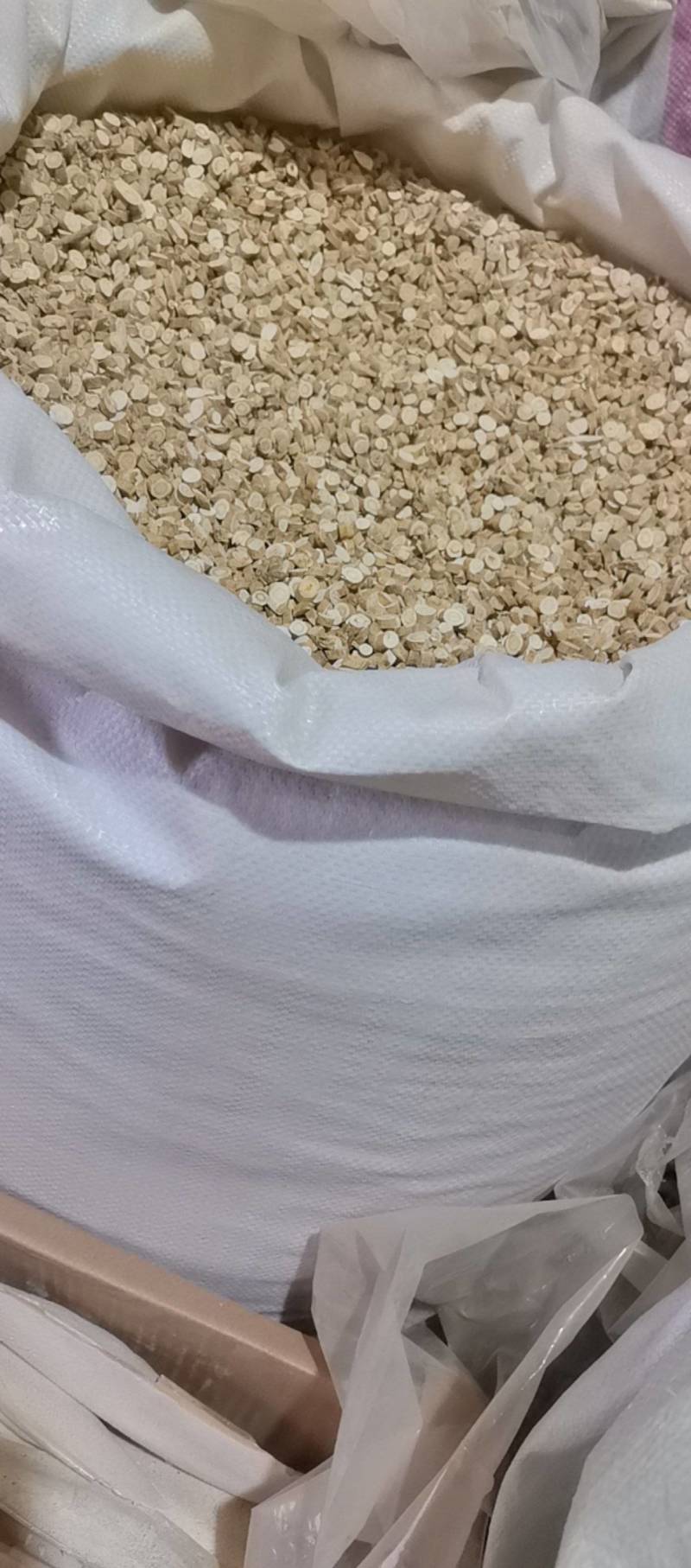 山东菏泽一手货源黄芪品质好价格优对接全国市场欢迎采购