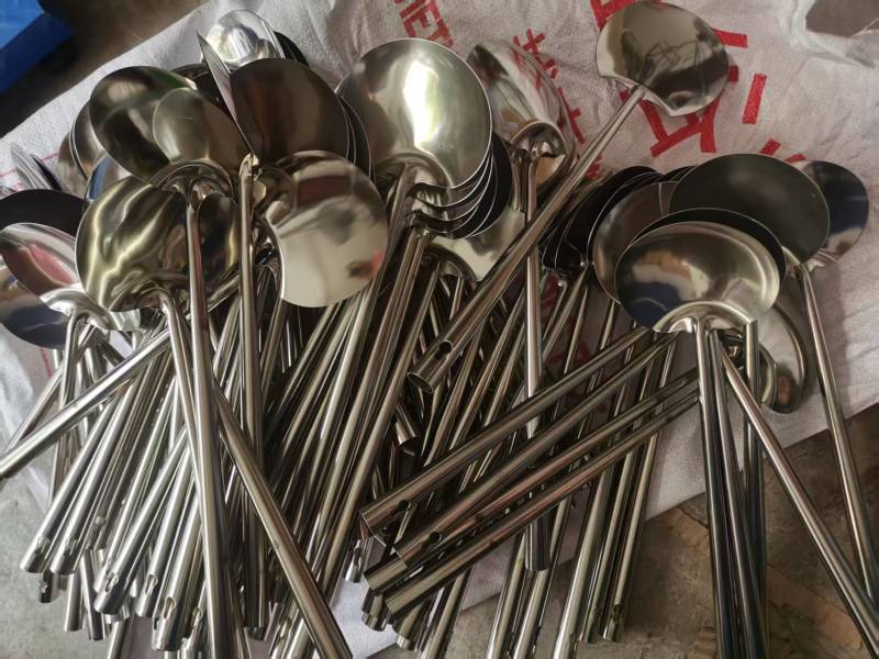 不锈钢空心腰勺厂家直供炒菜家用商业用炒勺