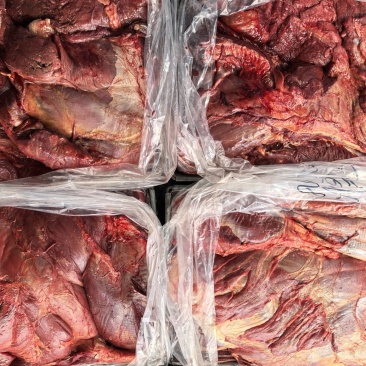 本地马肉大块带腱子纯干超码称重有长期供货能力。