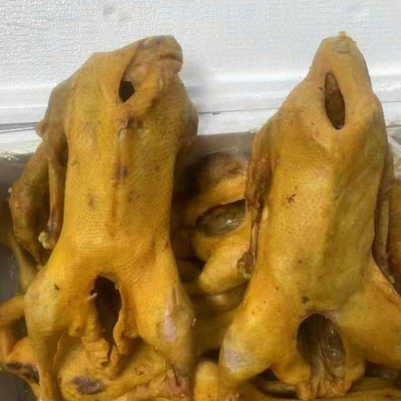 荣昌卤鹅，全熟加热即可出摊，颜色好味道佳，一件50斤