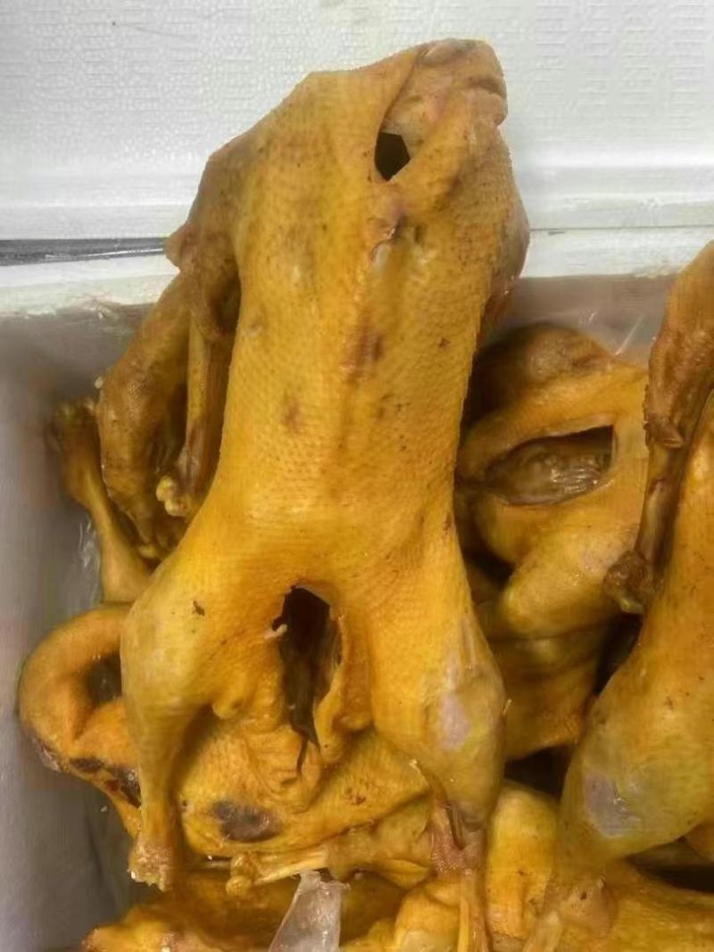 荣昌卤鹅，全熟加热即可出摊，颜色好味道佳，一件50斤