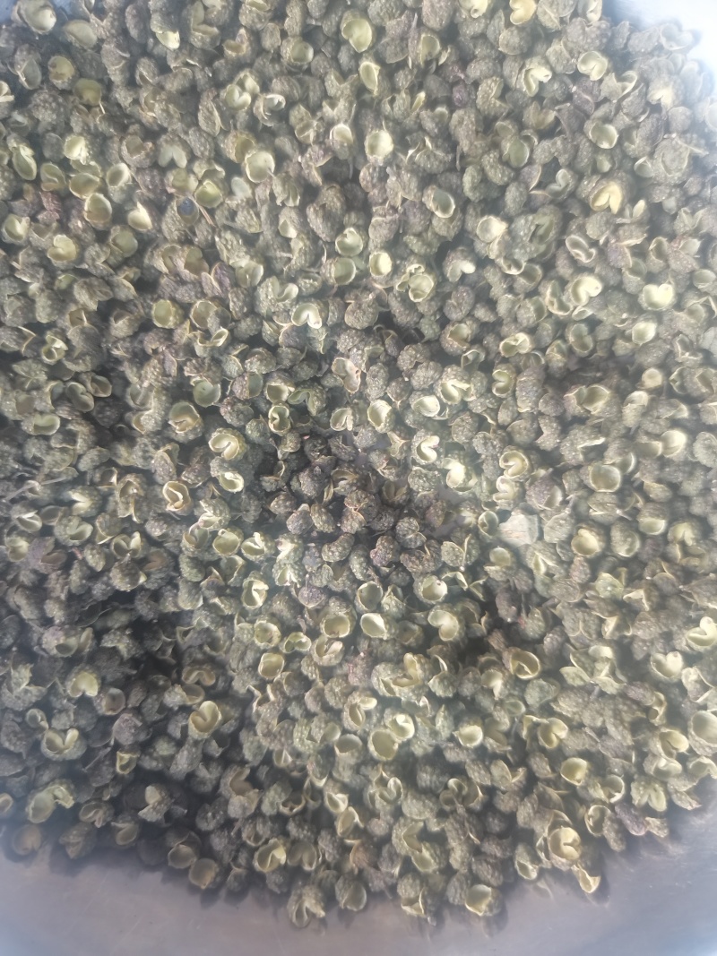 我们基地直发，只提供特级和精品青花椒，不卖次货，可发样品