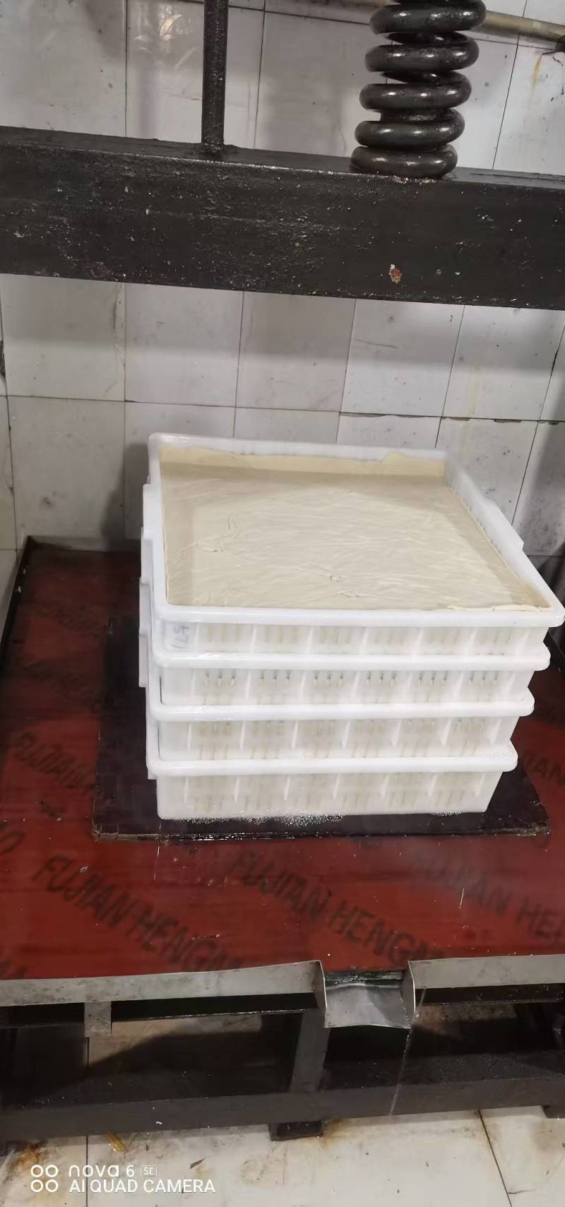 纯手工鲜豆腐，老豆腐，厂家直发，品质保证，量大从优