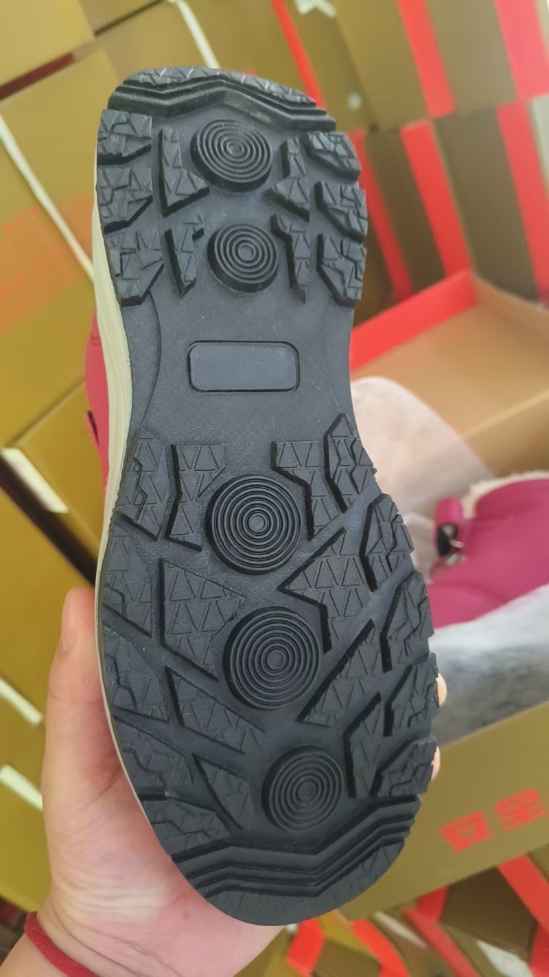 尾货健步棉鞋，3980双，6.6块，35-41码