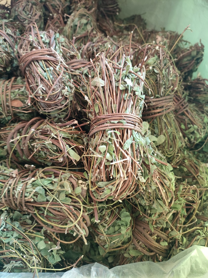 鸡骨草。精选鸡骨草无硫青靓足干，广东省内包邮