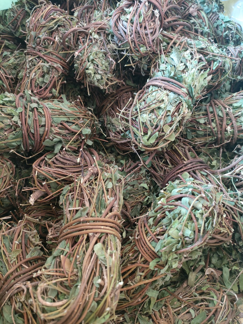 鸡骨草。精选鸡骨草无硫青靓足干，广东省内包邮