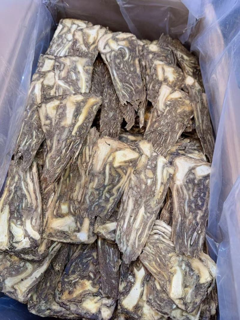野生当归，品优好，原产地发货，大量供货，批发加零售