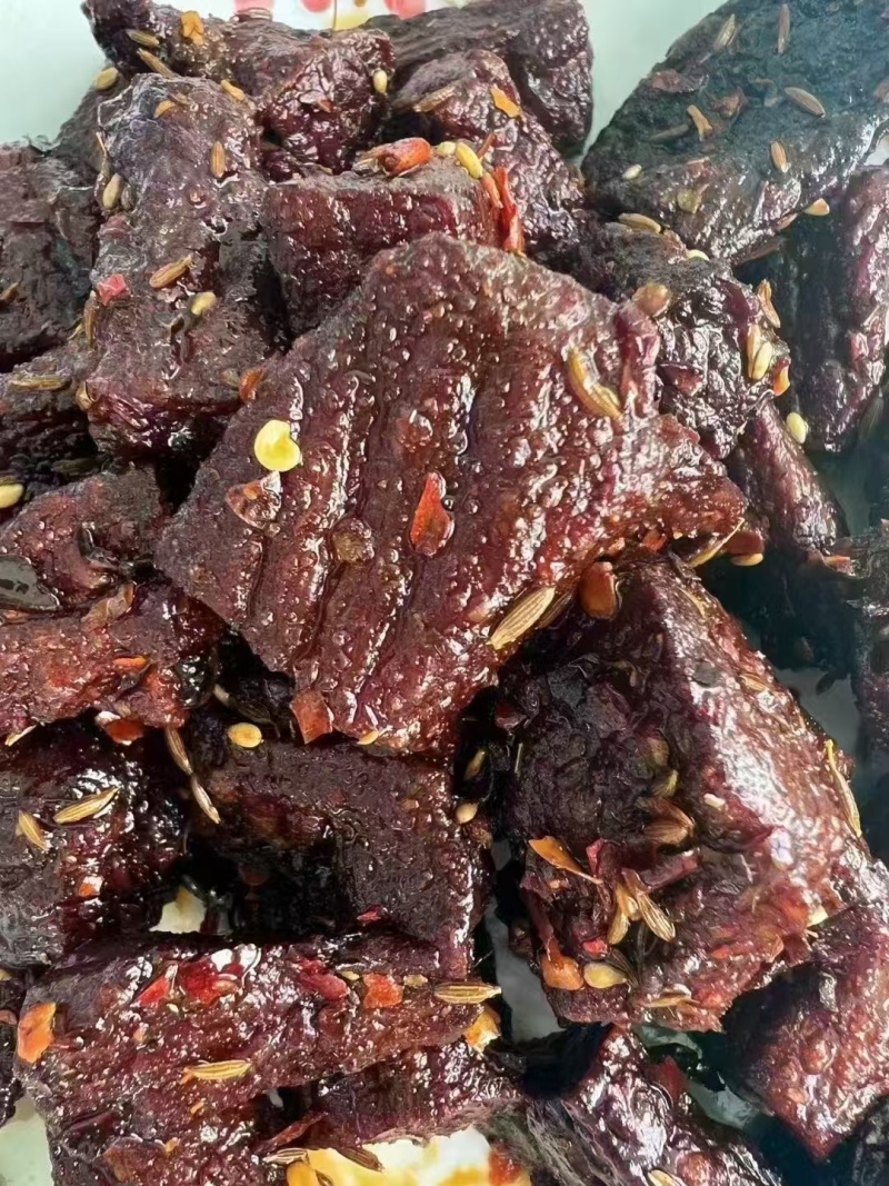 嗷嗷香的小块肉干吃起来方便又卫生原味孜然味香辣味