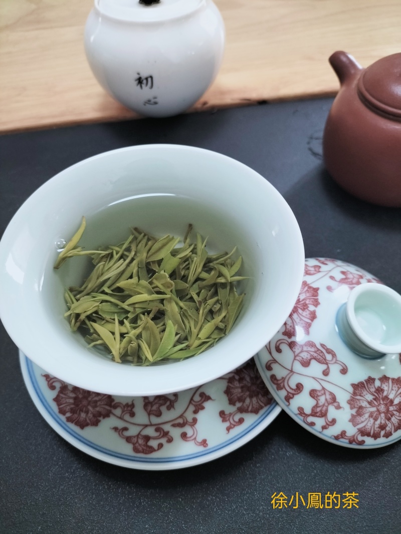 毛尖茶徐小凤的茶紫阳富硒茶园直供，手工采摘制作，海拔高