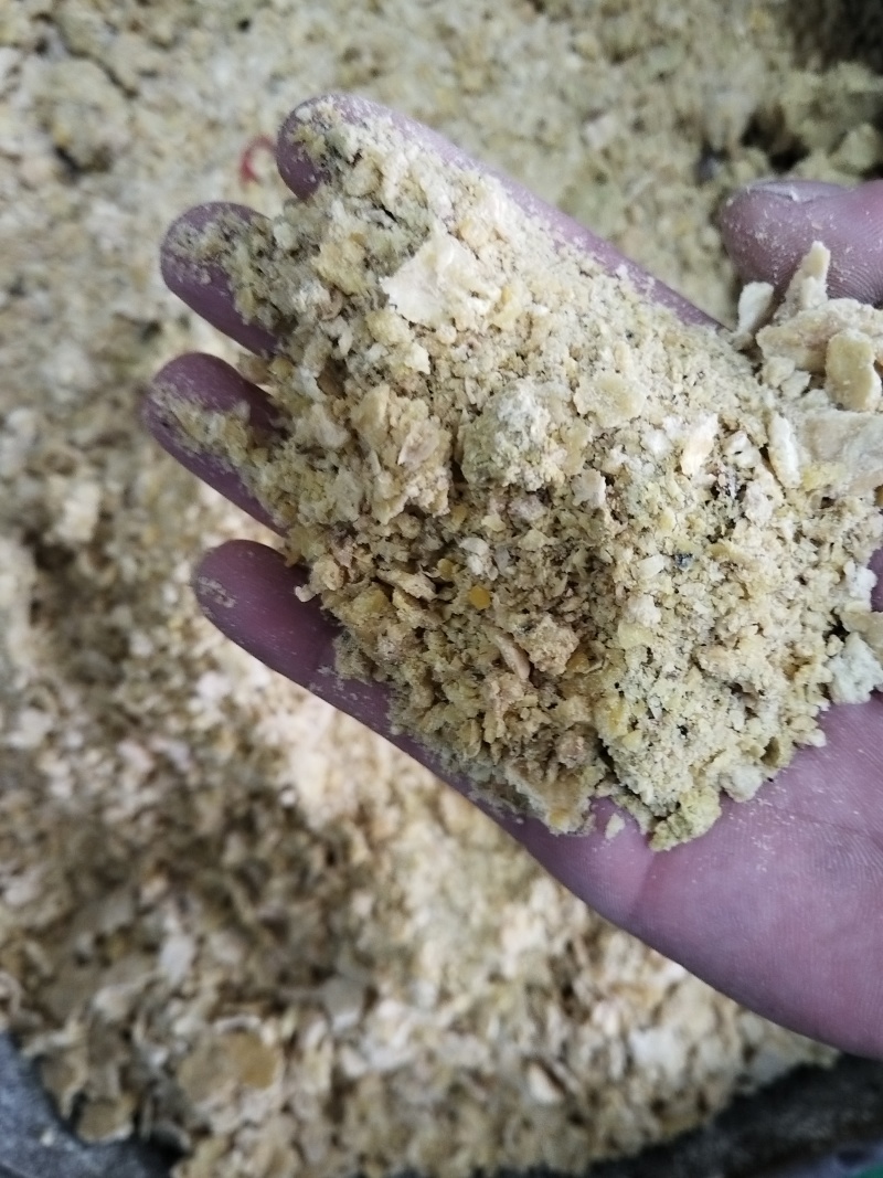 大豆油饼，厂家直销价格优惠欢迎看货，自制
