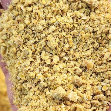 大豆油饼，厂家直销价格优惠欢迎看货，自制