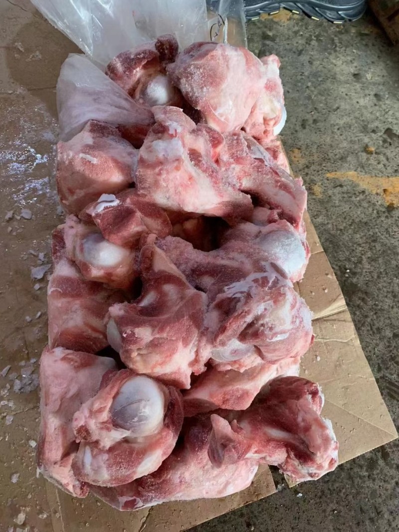 0617前腿骨到货，带肉多，价格低的一个棒骨