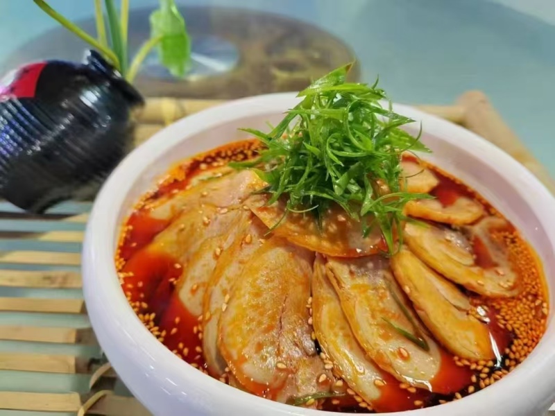 全熟盐焗鸡片，一件20斤，一斤一包，解冻直接调料摆盘，