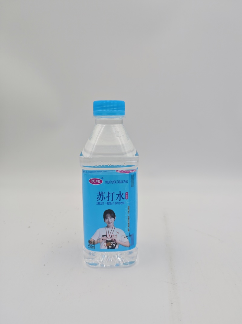 美团优选特招沃地苏打水，引流线下苏打水