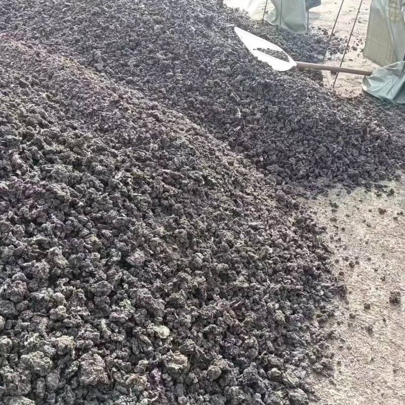 干鸡粪，自然晒干，量大，常年有货。纯干鸡粪。欢迎老板下单