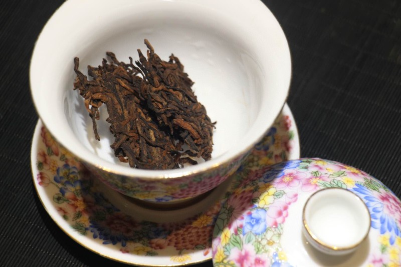 2016年班章老茶宫廷金芽古树普洱茶勐海普洱熟茶饼老茶头